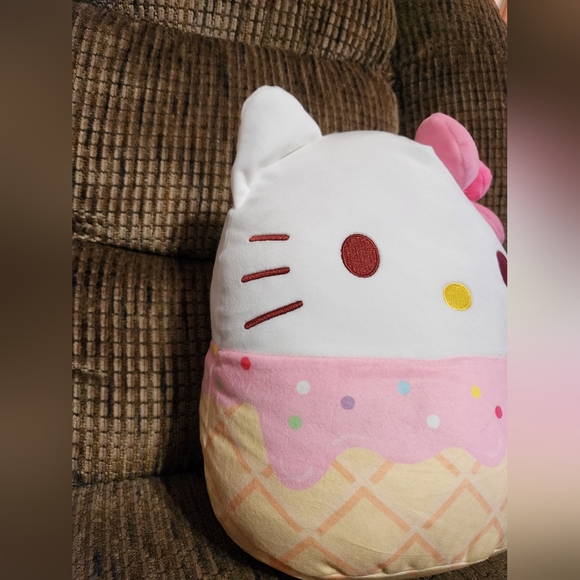 Squishmallows Hello Kitty Strawberry Ice Cream Plush Hello Kitty And Friends 12" - Picture 6 of 10